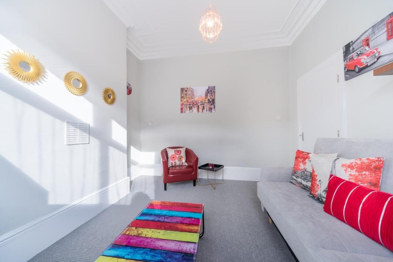 3 Bedroom Saks - 2 Living Area House In Newland Ave Hull Kingston upon Hull Kültér fotó