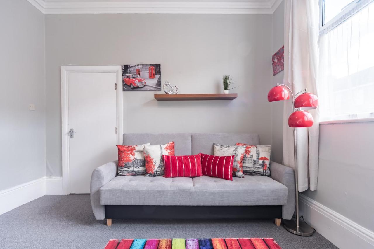 3 Bedroom Saks - 2 Living Area House In Newland Ave Hull Kingston upon Hull Kültér fotó