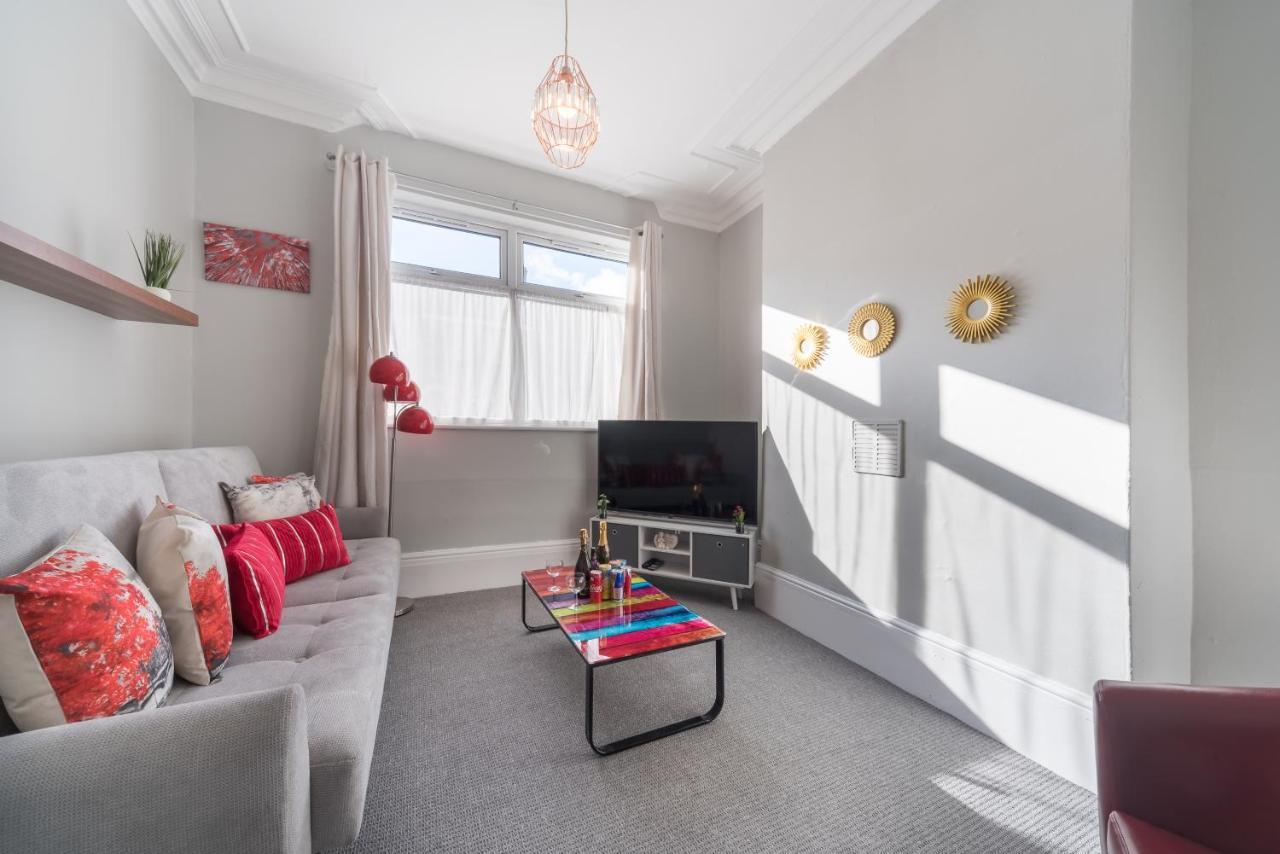 3 Bedroom Saks - 2 Living Area House In Newland Ave Hull Kingston upon Hull Kültér fotó