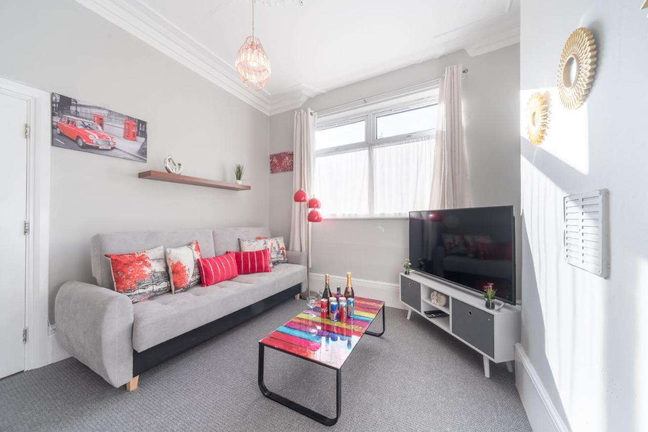 3 Bedroom Saks - 2 Living Area House In Newland Ave Hull Kingston upon Hull Kültér fotó